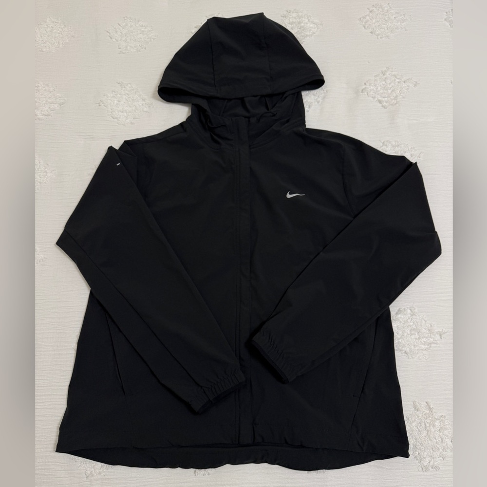 Nike Swift Women's Repel UV Running Jacket